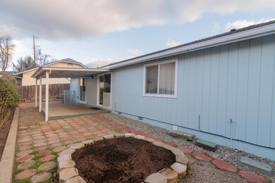 106 SE Liberty Dr, Grants Pass, OR 97527 - photo 5