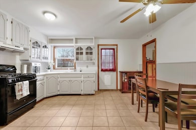 917 N 28th St, Mattoon, IL 61938 - photo 7