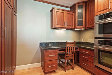 48 w Broadway Unit 907 Salt-small-015-01