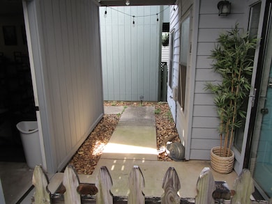 89 4th Ave unit A, Shalimar, FL 32579 - photo 4