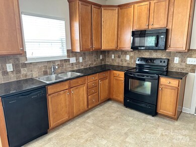 107 Planters Dr, Statesville, NC 28677 - photo 5