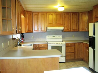 6480 White Birch St, East Stroudsburg, PA 18301 - photo 2