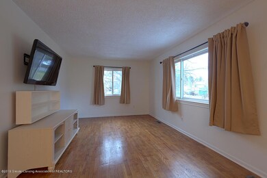Living Room_1040x