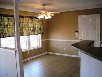 205 Lansing Ct, Jacksonville, NC 28540 - photo 4