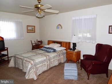 125 Berridge Dr, Shepherdstown, WV 25443 - photo 4