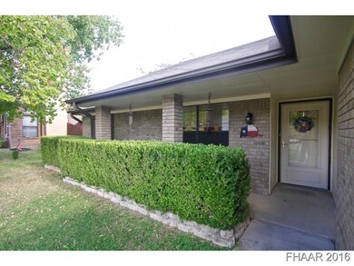 306 W Blancas Dr, Copperas Cove, TX 76522 - photo 3