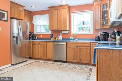 9409 Gunview Rd, Nottingham, MD 21236 - photo 5