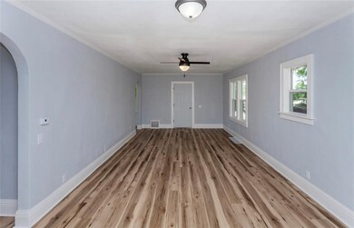 919 1st Ave E, Newton, IA 50208 - photo 4