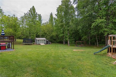 2718 Hopewell Friends Rd, Asheboro, NC 27205 - photo 5