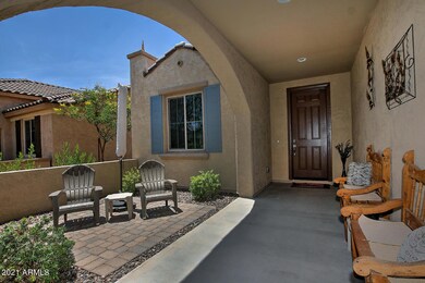 7355 W Stony Quail Way-large-004-002-Fro