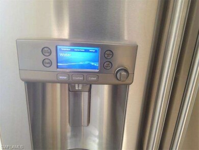 Kitchen Refrigetator