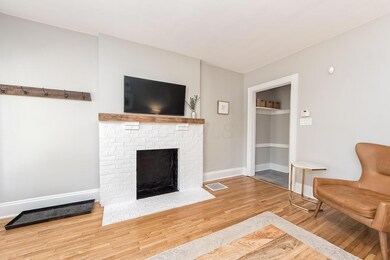 T 44 W Kossuth St00046
