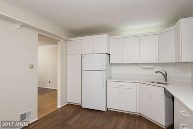 12910 Forest View Dr, Beltsville, MD 20705 - photo 7