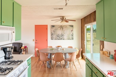 4601 Avenida la Espana Daga, Joshua Tree, CA 92252 - photo 2