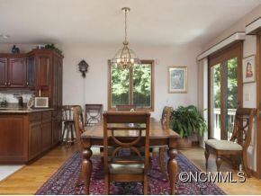 Dining area w/ beautiful view!