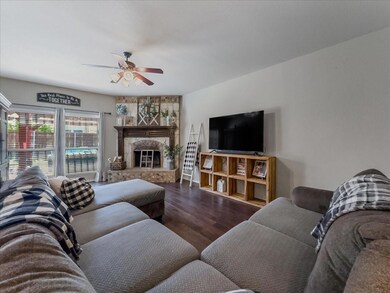 808 Fannin Dr, Lavon, TX 75166 - photo 5