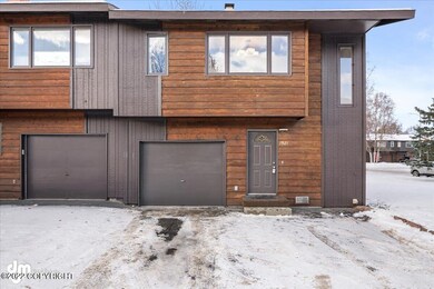 28-Front Exterior_ELI06158