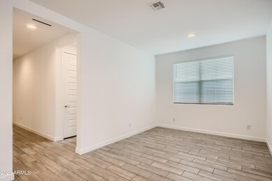 07 Dining Room