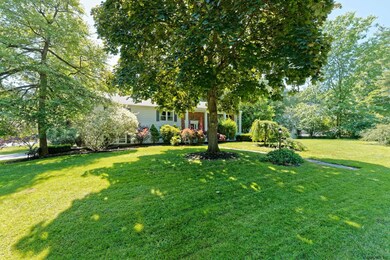 1210 Godfrey Ln, Schenectady, NY 12309 - photo 4