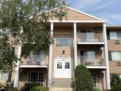 377 Huse Rd unit 37, Manchester, NH 03103 - photo 2