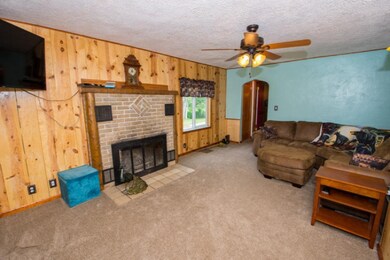 2863 Beebe Rd Niles_Living room (4)