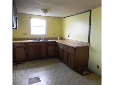 1710 Ferris Rd, Columbus, OH 43224 - photo 3