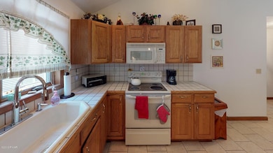 114 Canoe Brook Dr, Hawley, PA 18428 - photo 6