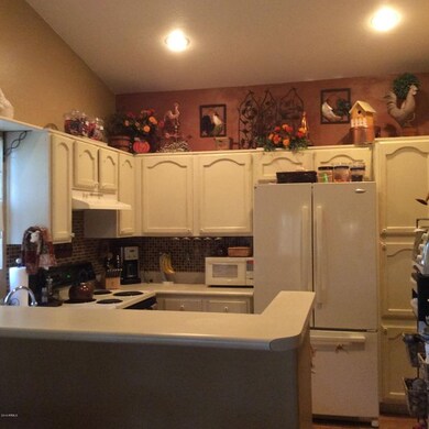 680 N Aspen Dr, Chandler, AZ 85226 - photo 4