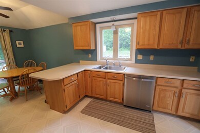 32 Castle Dr, Hooksett, NH 03106 - photo 6