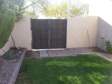 1425_RV gate
