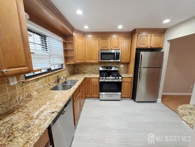 54 Parsler Place, Fords, NJ 08863 - photo 2