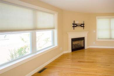 18 Daybreak Dr, Newmarket, NH 03857 - photo 2