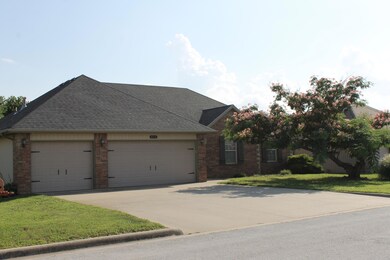 816 E Roubidoux St, Nixa, MO 65714 - photo 6