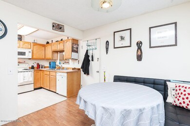 Dining Area 20180223-DW-3812-SMALL
