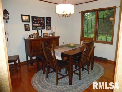 204 Leland Lake Dr, Jacksonville, IL 62650 - photo 2