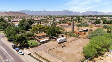 4302 W Dobbins Rd-large-002-004-4302 W D