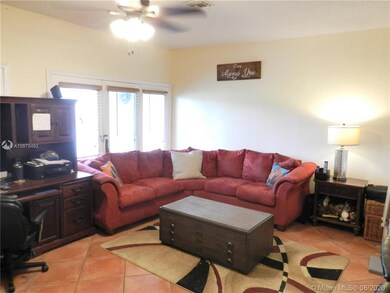 Light and bright living room with space for large 
