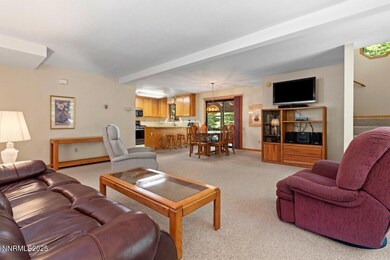 9 Living Room 3 1568 CHIPPEWA - SHIRLEY
