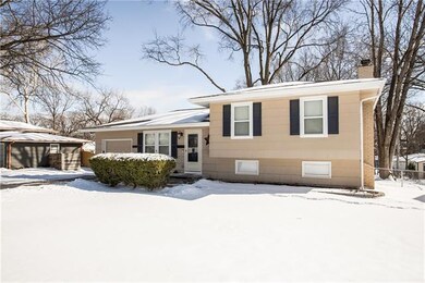 7109 Edgewood Blvd, Shawnee, KS 66203 - photo 2