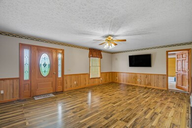 1021 Maple Grove Rd, Lafayette, TN 37083 - photo 3