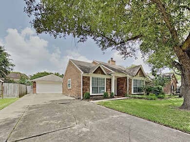 4010 Spring Branch Dr E, Pearland, TX 77584 - photo 2