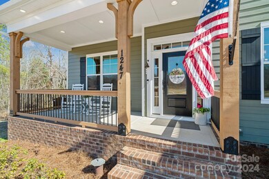 1247 Sage Pine Cir, Clover, SC 29710 - photo 5