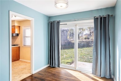 9702 Eby St, Overland Park, KS 66212 - photo 7