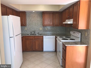 4245 Crosswood Dr, Burtonsville, MD 20866 - photo 2