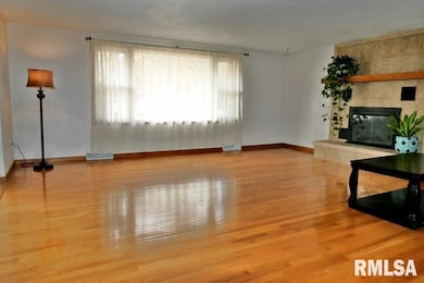 1540 Division St, Metamora, IL 61548 - photo 4