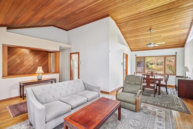 43 Landing Rd, Huntington, NY 11743 - photo 4