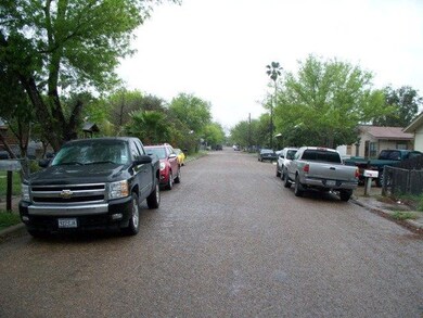 602 N Esperanza St, Pharr, TX 78577 - photo 2