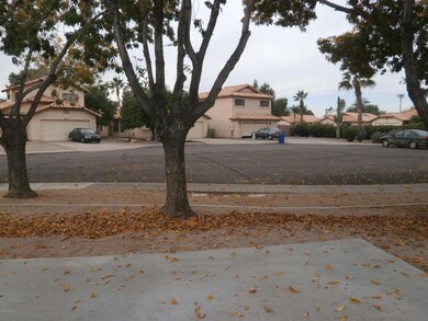 Cul-De-Sac Lot w/Tree Lined Sidewalks