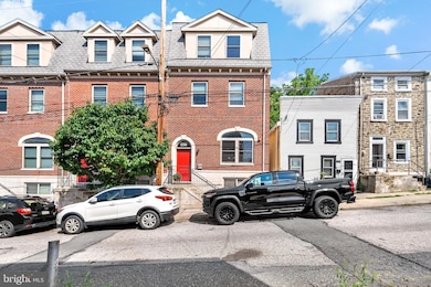 156 Carson St, Philadelphia, PA 19127 - photo 2