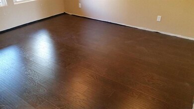 NEW WOOD/LAMINATE FLOORS